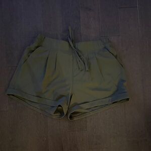 ZYIA Olive Cargo Shorts